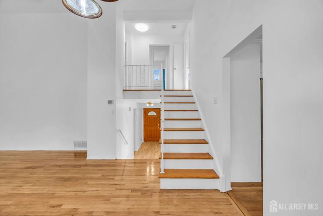 23 Barlow Road, Edison, NJ 08817