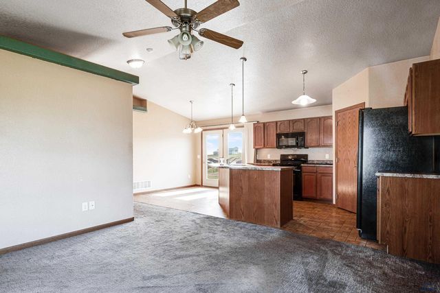 716 OLD CAVALRY RD, Box Elder, SD 57719