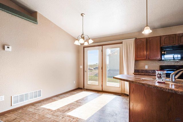 716 OLD CAVALRY RD, Box Elder, SD 57719