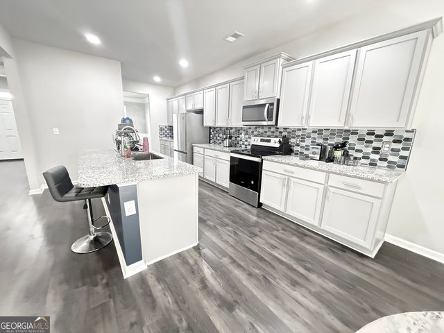 228 Cranapple Lane, Mcdonough, GA 30253