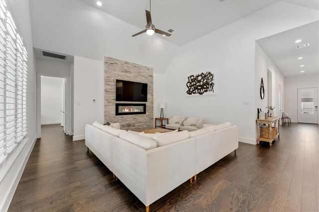 1006 Oak Summit Lane, Conroe, TX 77384