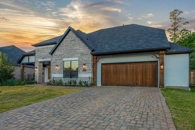 1006 Oak Summit Lane, Conroe, TX 77384