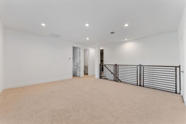 1006 Oak Summit Lane, Conroe, TX 77384