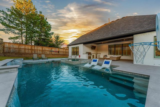 1006 Oak Summit Lane, Conroe, TX 77384