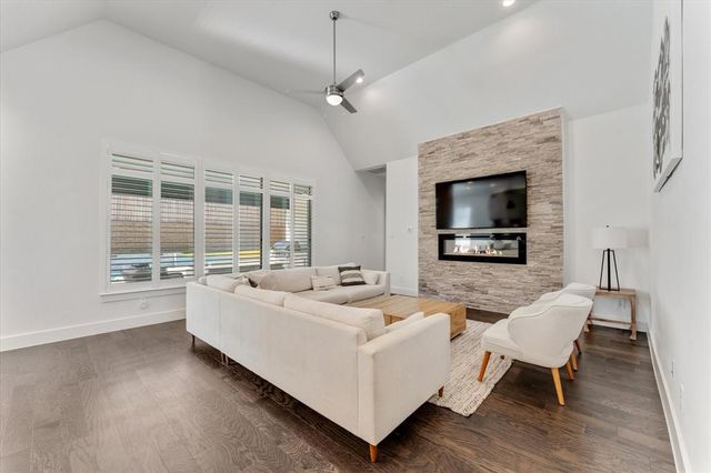 1006 Oak Summit Lane, Conroe, TX 77384