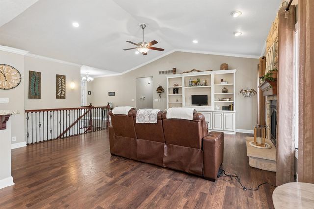 2709 Falcon Lane, Cedar Falls, IA 50613