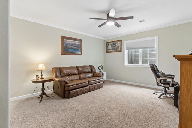 2709 Falcon Lane, Cedar Falls, IA 50613