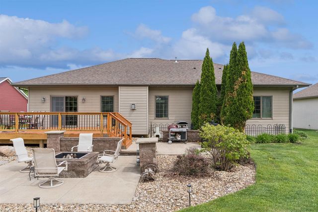 2709 Falcon Lane, Cedar Falls, IA 50613