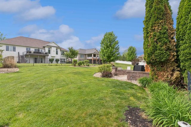 2709 Falcon Lane, Cedar Falls, IA 50613
