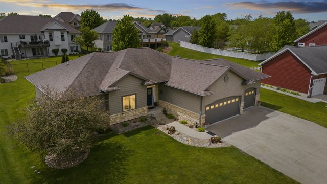 2709 Falcon Lane, Cedar Falls, IA 50613