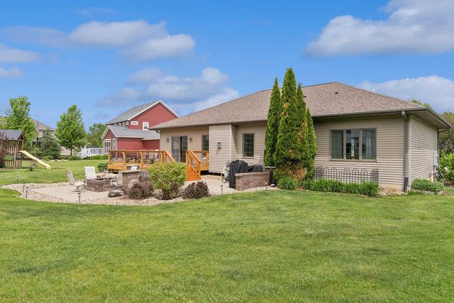 2709 Falcon Lane, Cedar Falls, IA 50613