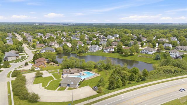 2709 Falcon Lane, Cedar Falls, IA 50613
