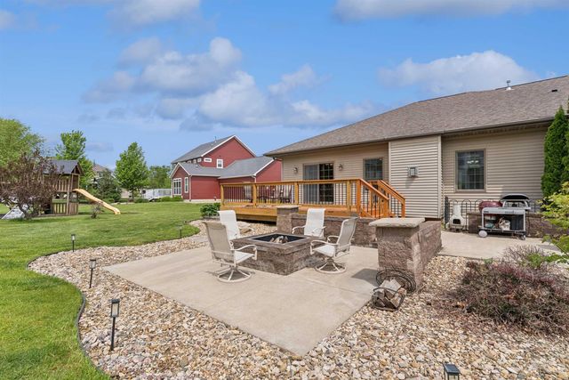 2709 Falcon Lane, Cedar Falls, IA 50613