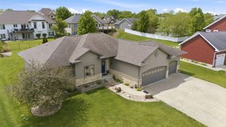 2709 Falcon Lane, Cedar Falls, IA 50613