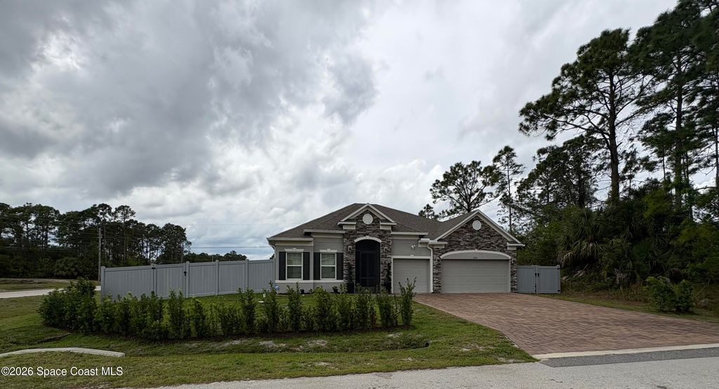 2298 Harbison Avenue SW, Palm Bay, FL 32908