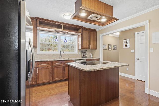 105 Carl Terry Rd, Wartburg, TN 37887