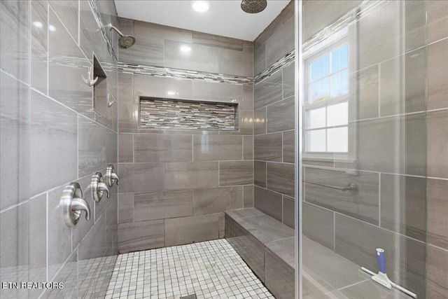 105 Carl Terry Rd, Wartburg, TN 37887