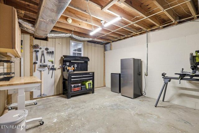 105 Carl Terry Rd, Wartburg, TN 37887