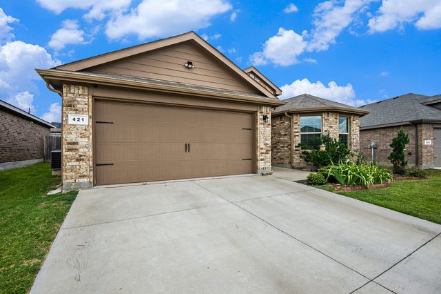 421 Houndstooth Drive, Fort Worth, TX 76131