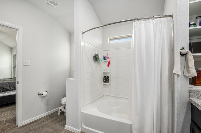 421 Houndstooth Drive, Fort Worth, TX 76131