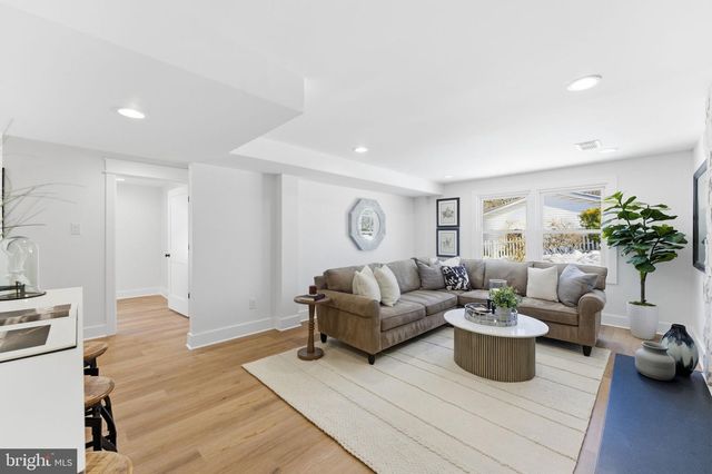 8615 KERRY LN, Springfield, VA 22152