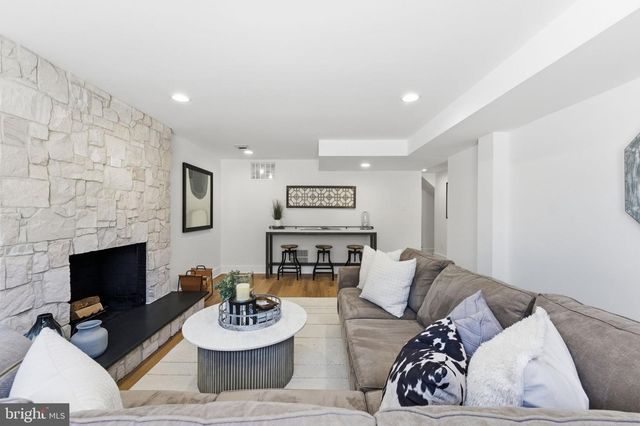 8615 KERRY LN, Springfield, VA 22152