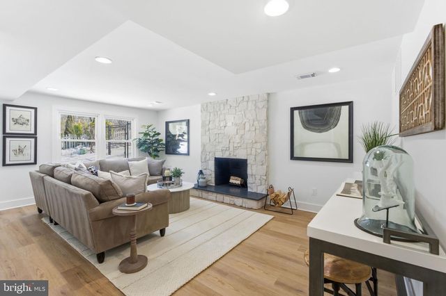 8615 KERRY LN, Springfield, VA 22152