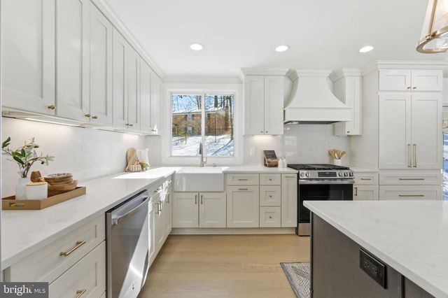 8615 KERRY LN, Springfield, VA 22152