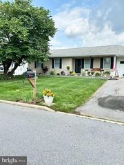 23 HAMMAKER ST, Thurmont, MD 21788
