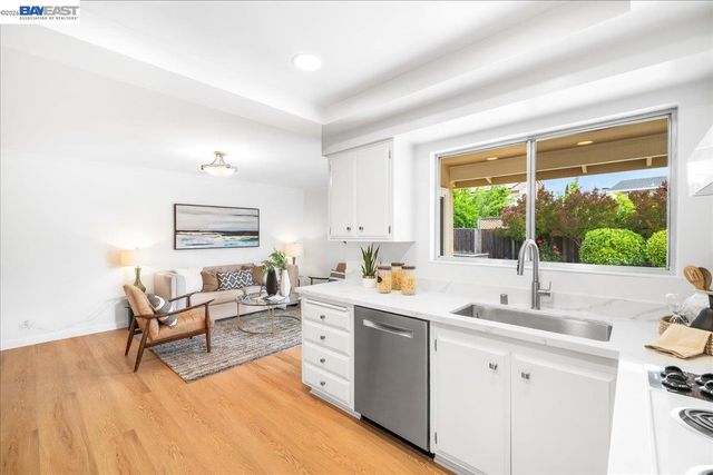 7295 Kolb Pl, Dublin, CA 94568