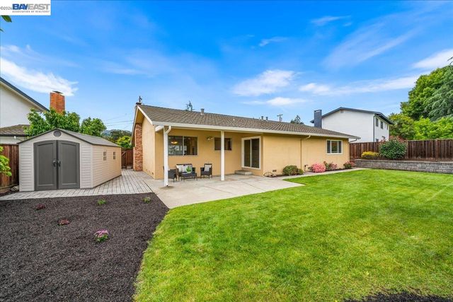 7295 Kolb Pl, Dublin, CA 94568
