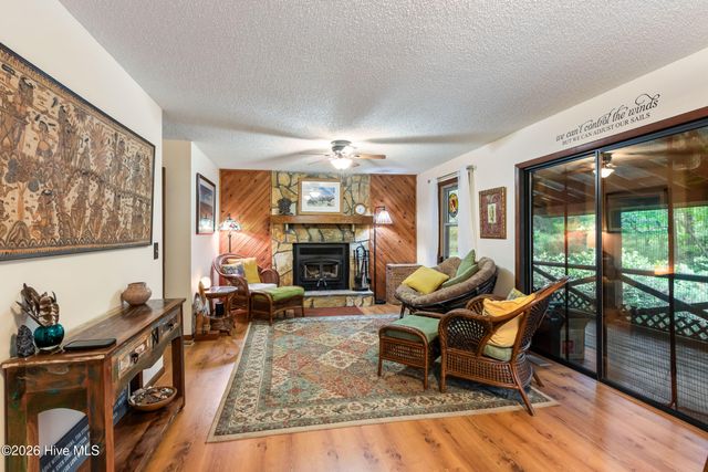 317 W Hills Drive, Murphy, NC 28906