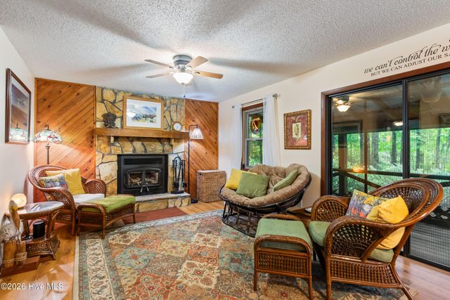 317 W Hills Drive, Murphy, NC 28906