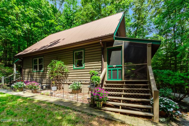 317 W Hills Drive, Murphy, NC 28906