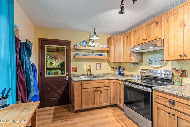 317 W Hills Drive, Murphy, NC 28906