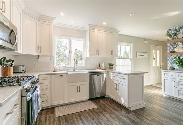 36 Tomahawk Trail, Henrietta, NY 14467