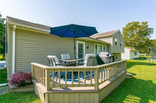 36 Tomahawk Trail, Henrietta, NY 14467