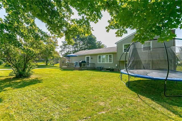 36 Tomahawk Trail, Henrietta, NY 14467