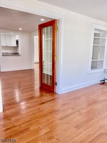47 Franklin St, Franklin Twp., NJ 08873