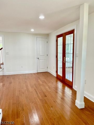 47 Franklin St, Franklin Twp., NJ 08873