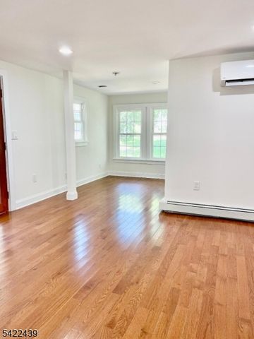 47 Franklin St, Franklin Twp., NJ 08873