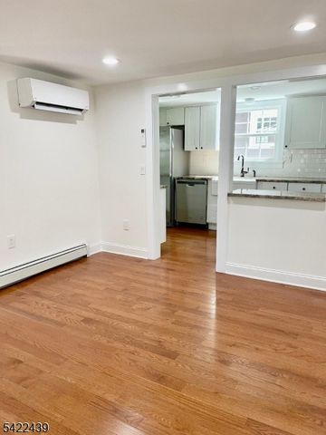 47 Franklin St, Franklin Twp., NJ 08873