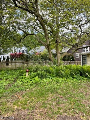 47 Franklin St, Franklin Twp., NJ 08873