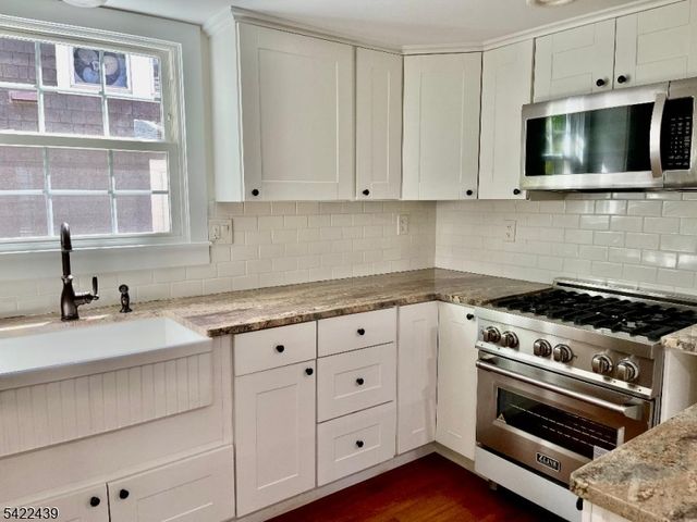 47 Franklin St, Franklin Twp., NJ 08873