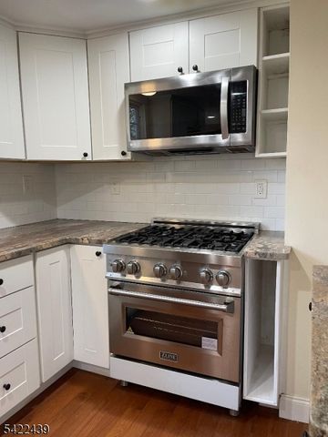 47 Franklin St, Franklin Twp., NJ 08873