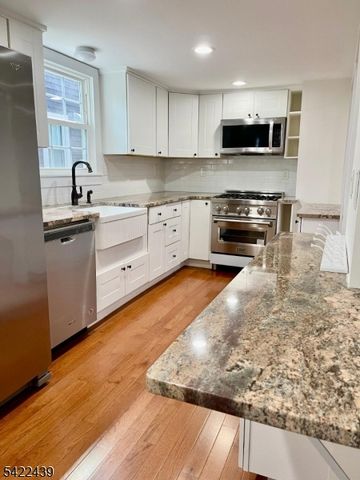 47 Franklin St, Franklin Twp., NJ 08873