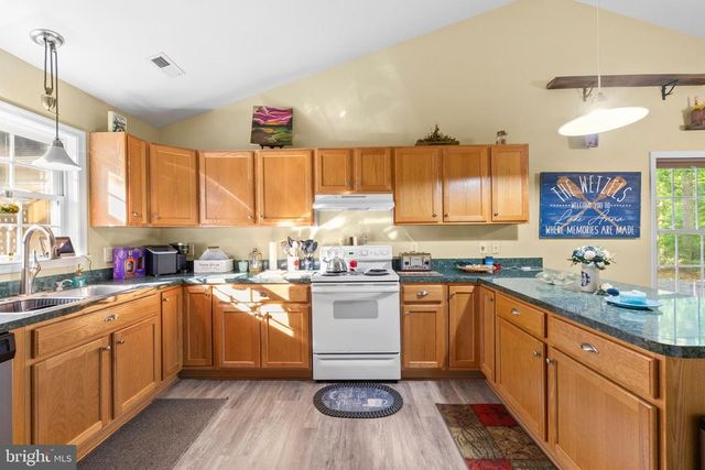 239 OAKWOOD DR, Mineral, VA 23117
