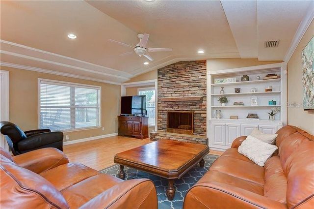 5121 ELLENDALE AVENUE, Tampa, FL 33625