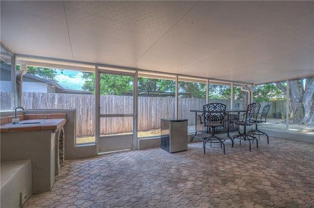 5121 ELLENDALE AVENUE, Tampa, FL 33625