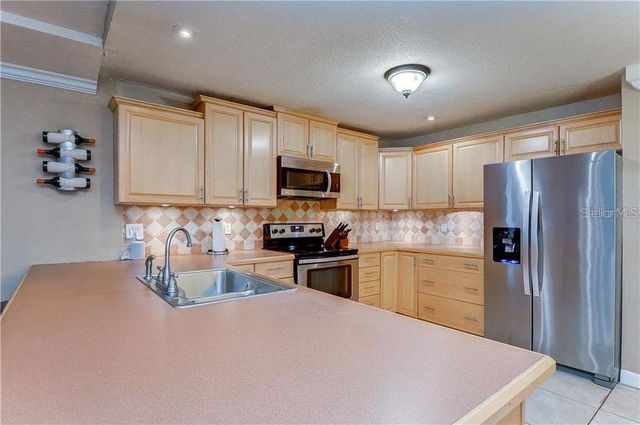5121 ELLENDALE AVENUE, Tampa, FL 33625